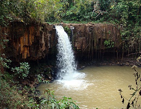 カンボジアのセンmonorom水秋私mundol桐